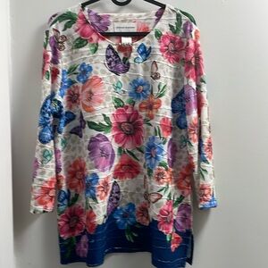 EUC Alfred Dunner Ladies 3/4 Sleeve Floral Blouse with Beaded Trim